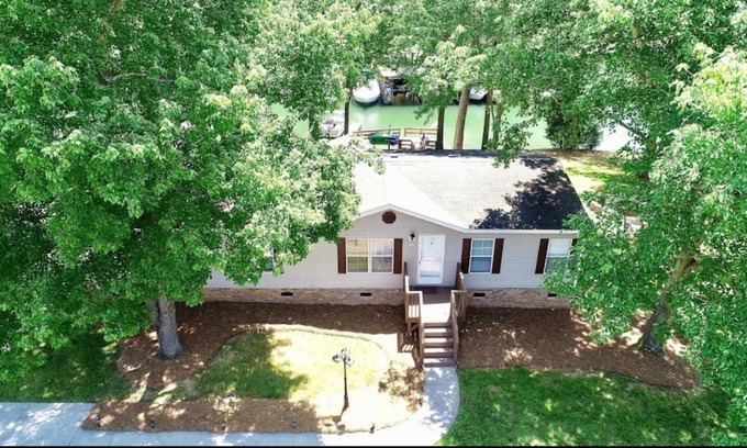 Lake Norman of Catawba Villa | Budget-Friendly Lake Norman Home with Dock & Fire Pit