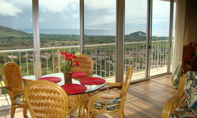 Makaha Condo | Budget-Friendly Oceanfront Condo with Stunning Views & WiFi