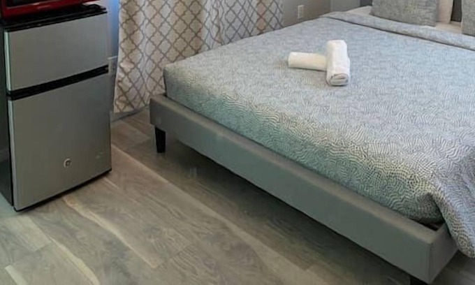 Downtown Apartment | Affordable Convenience Cozy Studio Sitting in Downtown of South San Francisco
