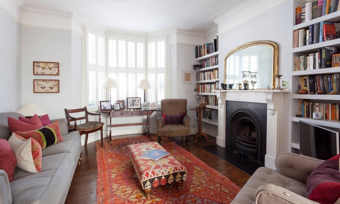 Latchmere Apartment | Stay at Afghan Road: Pet-Friendly Retreat with Spa & Breakfast