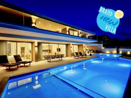 Kavvadades Villa | Experience Afionas Aethereum Villa: Oceanfront Bliss