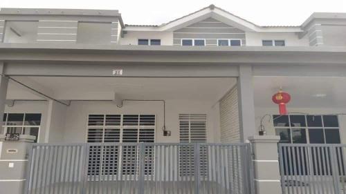 Padang Besar House | Inviting Afiyah Guesthouse: Family-Friendly Retreat Awaits