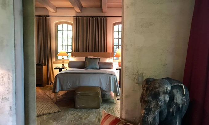 Kennebunkport House | Experience Africa-Inspired Master Suite on Maine's Coast