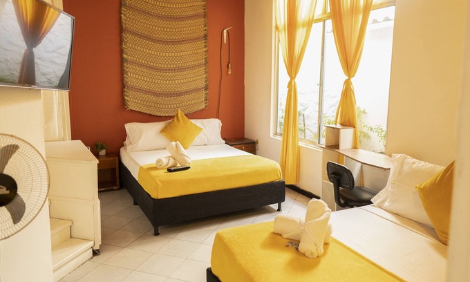 Laureles - Estadio House | Experience AfricaHouse LA: Pet-Friendly with Breakfast Option