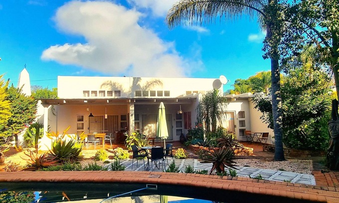 Polokwane House | Top-Rated African Roots Guest House with Pool & Dining