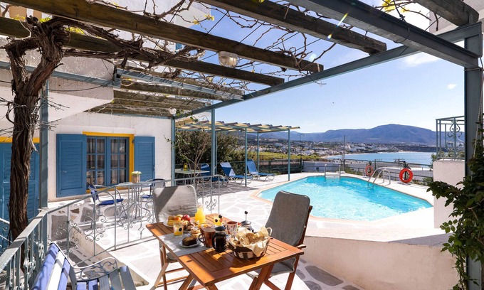 Makry Gialos House | Relax at Afroditi Apartments with Pool & Ocean View