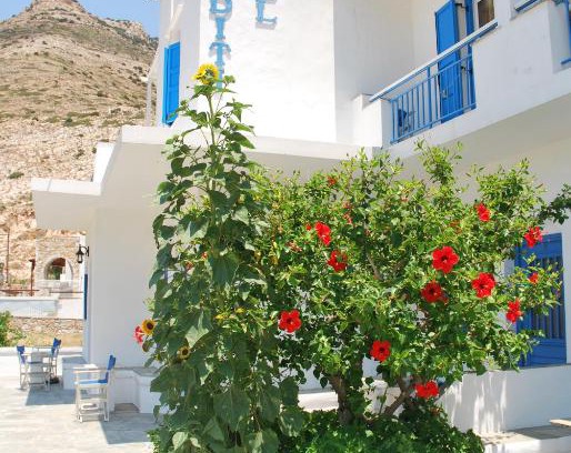 Kamares Hotel | Inviting Afroditi Hotel - Family-Friendly & Accessible Retreat