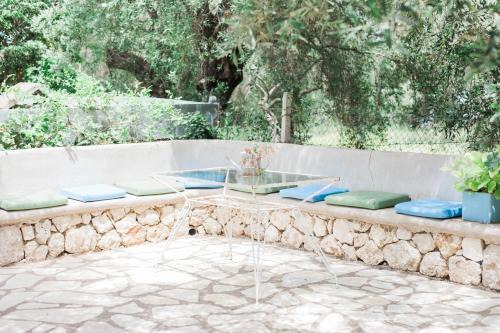 Agios Nikitas Apartment | Oceanfront Afroditi Pansion: Family-Friendly Retreat