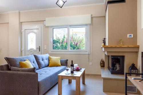 Monemvasia Apartment | Top-Rated Afroditi's Deluxe Apartment with Family-Friendly Amenities