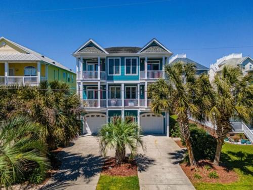 Wilmington Beach House | After Dune Delight: Relaxing Townhouse Close to Everything