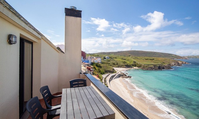 Malpica de Bergantinos Apartment | Seaside Retreat at AG Piso Dúplex A Terraciña de Malpica