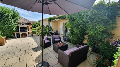 Saint-Georges-les-Baillargeaux House | Agapanthé: Guest Rated 9.7/10 for Your Next Stay