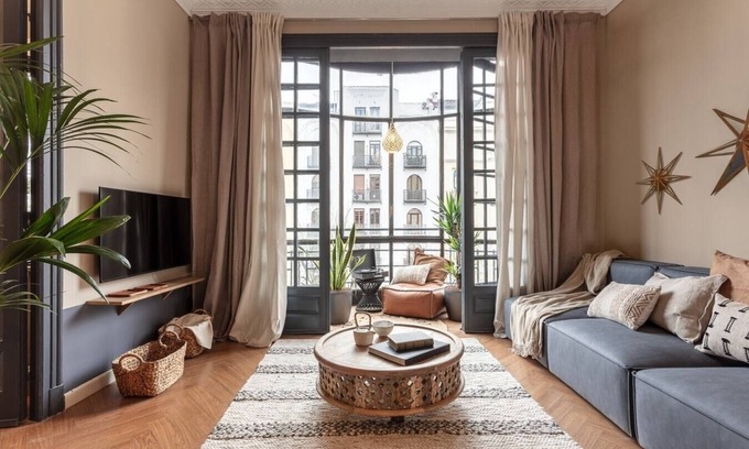 Salamanca Apartment | Explore Agadez: 3 Bedrooms with Balcony and Great Amenities