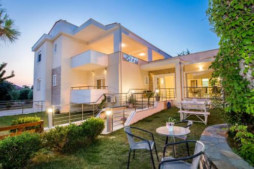 Skala Rachoniou House | Agali Rooms: Guest Rated 9.8 with Family-Friendly Amenities