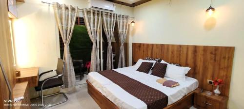 Sigra Apartment | Cozy Agastya HomeStay: Pet-Friendly Retreat Awaits