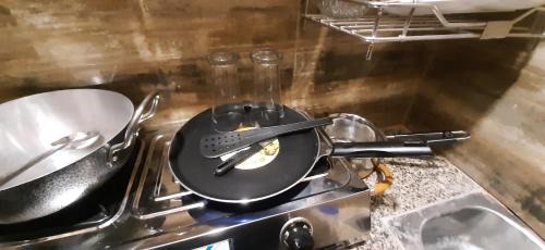 Lajpat Nagar Apartment | Comfortable Aggarwal Home Stay with Private Kitchen & Wi-Fi