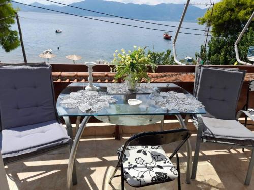 Lichada House | Beachfront Comfort at Aggeliki Studios - Rated 9/10!