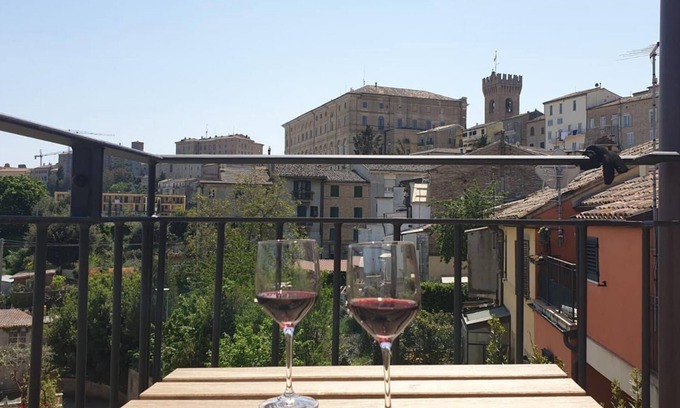 Recanati Old Town Apartment | Aghel Luxury Apartment: Family-Friendly & Well-Equipped Stay
