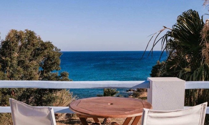 Megas Gialos Bed & Breakfast | Agnadi Syros Beachfront Studios & Rooms