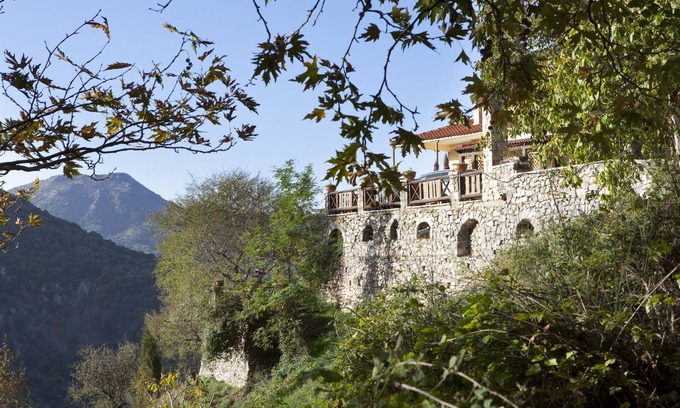 Lagadia House | Charming Agnantio Studios & Suites: Family-Friendly Getaway