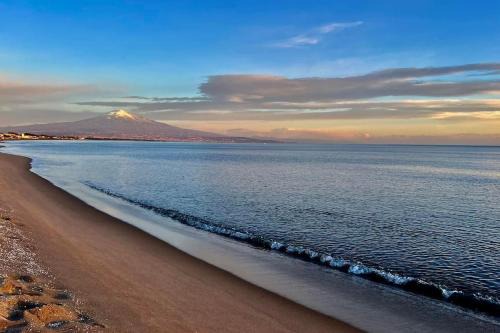 Agnone Apartment | Family-Friendly Casa Vulcano by the Sea in Agnone Bagni
