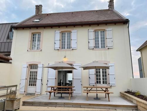 Agon-Coutainville Villa | Cozy Agon-Coutainville Villa by the Sea with Great Amenities