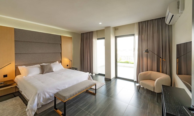 Lusaka Hotel | Eco-Friendly Agora Apartments: Rated 10/10 with Spa & Dining