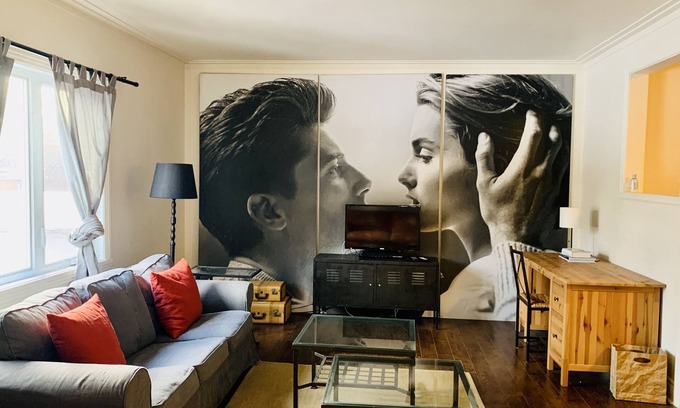 Cote-Saint-Paul Apartment | Convenient Apartment Steps from Metro & Great Amenities