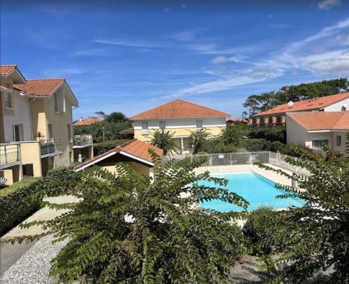 Biscarrosse Plage Apartment | Cozy 3-Star Apartment Near the Ocean with Pool Access