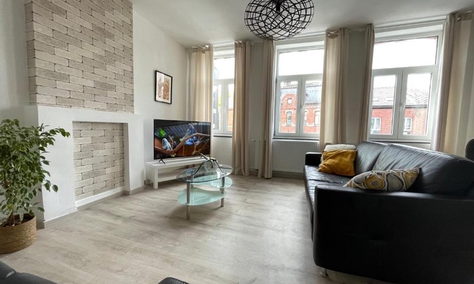 Ans Apartment | Cozy Duplex Steps from Amenities with Eco-Friendly Comfort