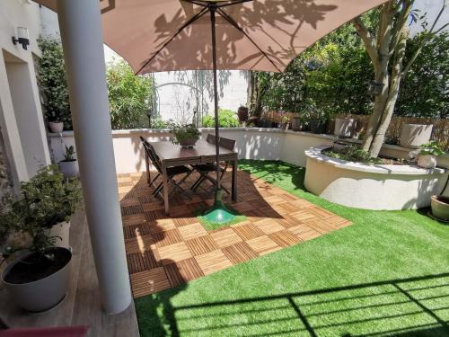 Rosny-sous-Bois Apartment | Serene Hotel with Garden Near Paris and Eurodisney
