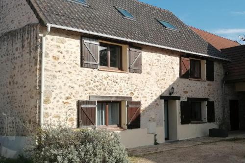 Villejust House | Charming City Home with Kitchen for Family Getaways