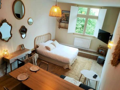 Perigueux Apartment | Cozy Coderc Studio with Hot Tub & 9/10 Guest Rating