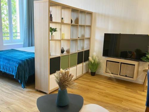 Avignon City Centre Apartment | Modern Studio in Historic Center - Family-Friendly Stay