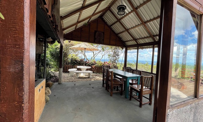 Florencia Cabin | Cozy Mountain Cabin Retreat - El Laurel with Spa & Pool