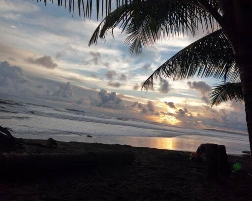 Bandera House | Cozy Beachfront Cabin with Ocean View & Pet-Friendly Options
