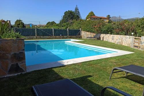 Gondomar House | Idyllic Poolside Retreat in Gondomar - Guest Rated 9.8