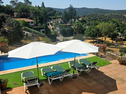 Villaharta Ski Chalet | Idyllic Chalet en Villaharta with Pool and Ocean View