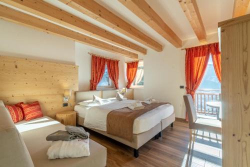 Tesero House | Discover Agritur Darial: Pet-Friendly Oasis with Pool