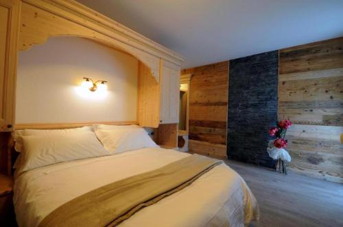 Croviana House | Exceptional Agritur Melissa: Child-Friendly with Hot Tub