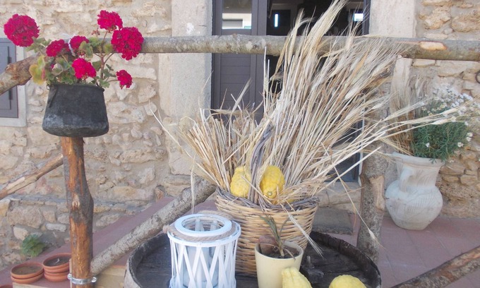Caltagirone House | Relax at AgriturCostabaira: Pool, Spa & Family-Friendly Fun