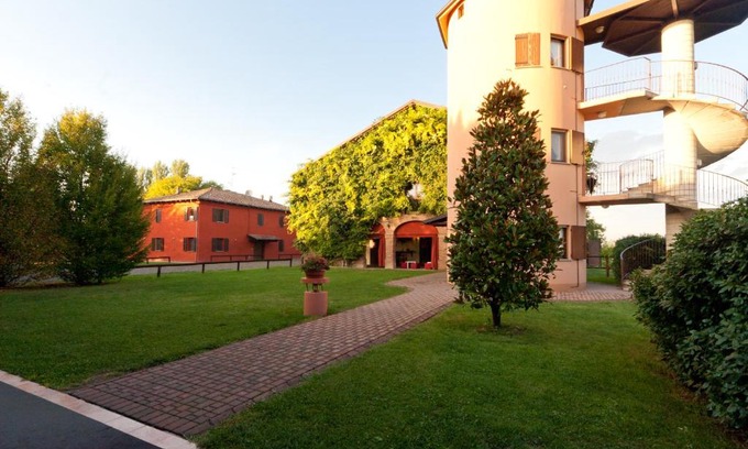 Castelfranco Emilia House | Elegant Agriturismo La Lupa with Oceanfront Pool & Hot Tub