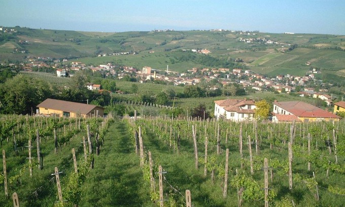 Montecalvo Versiggia House | Pet-Friendly Agriturismo Casa Re with Breakfast Included
