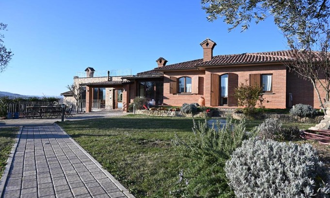 Ponte d'Assi House | Exceptional Agriturismo A Casa Mia in Gubbio with Pool