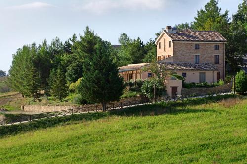 Colmurano House | Pet-Friendly Retreat at Agriturismo Agra Mater - Rated 9/10