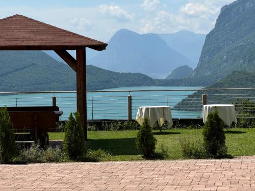 Molveno House | Cozy Agriturismo Ai Castioni with Oceanfront Views