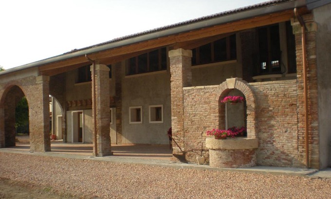 Lonigo House | Discover Agriturismo Al Casale: Family-Friendly Retreat