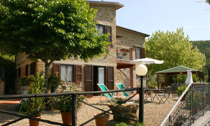 Loro Ciuffenna Villa | Relax at Agriturismo Arcobaleno: Family-Friendly Retreat