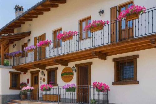 Antey-Saint-Andre House | Discover Agriturismo Au Jardin Fleuri: Rated 9/10 Stay