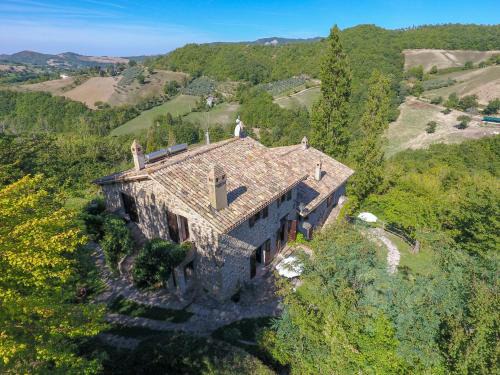 Assisi House | Pet-Friendly Agriturismo Basaletto with Pool and Breakfast